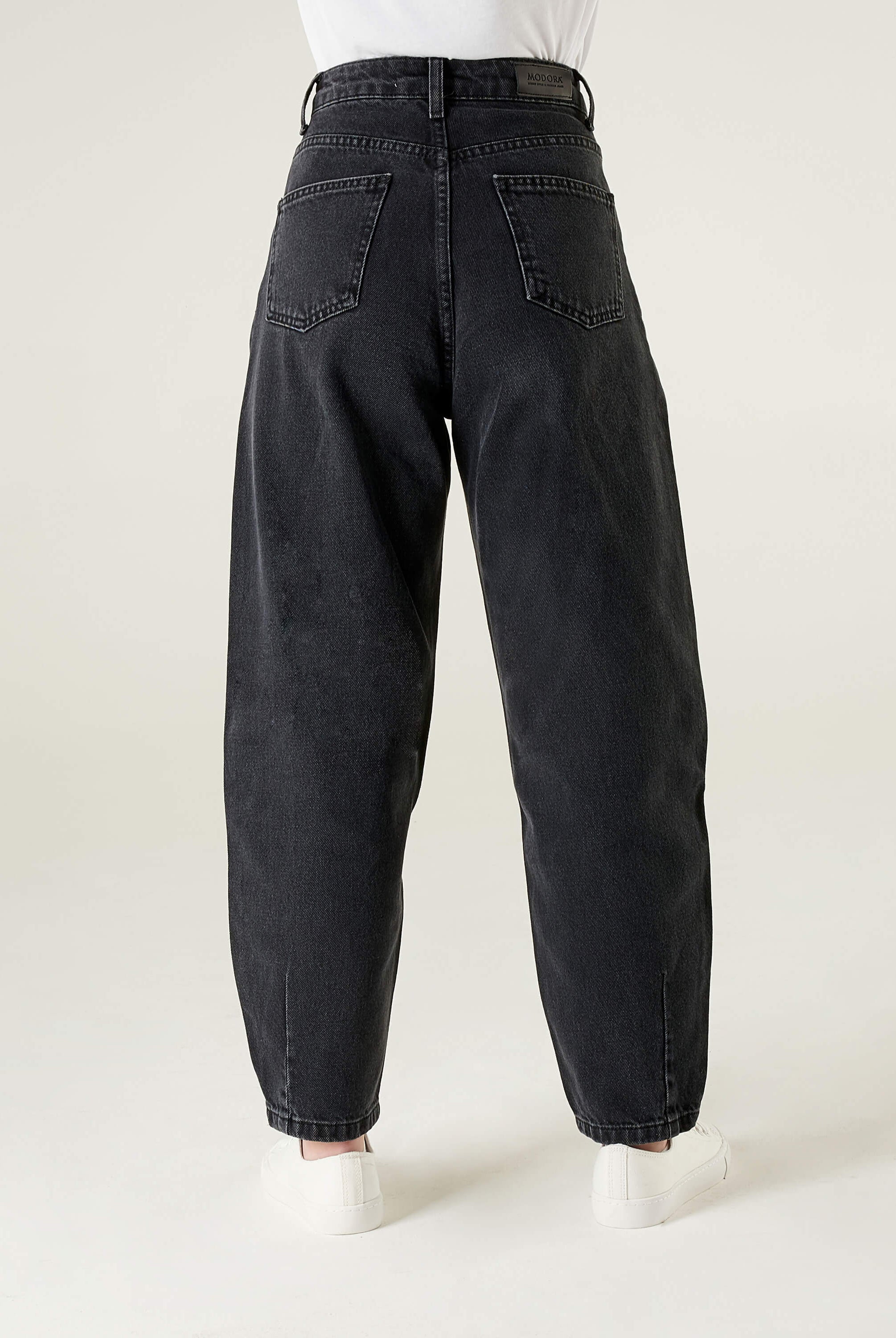 balloon leg jeans