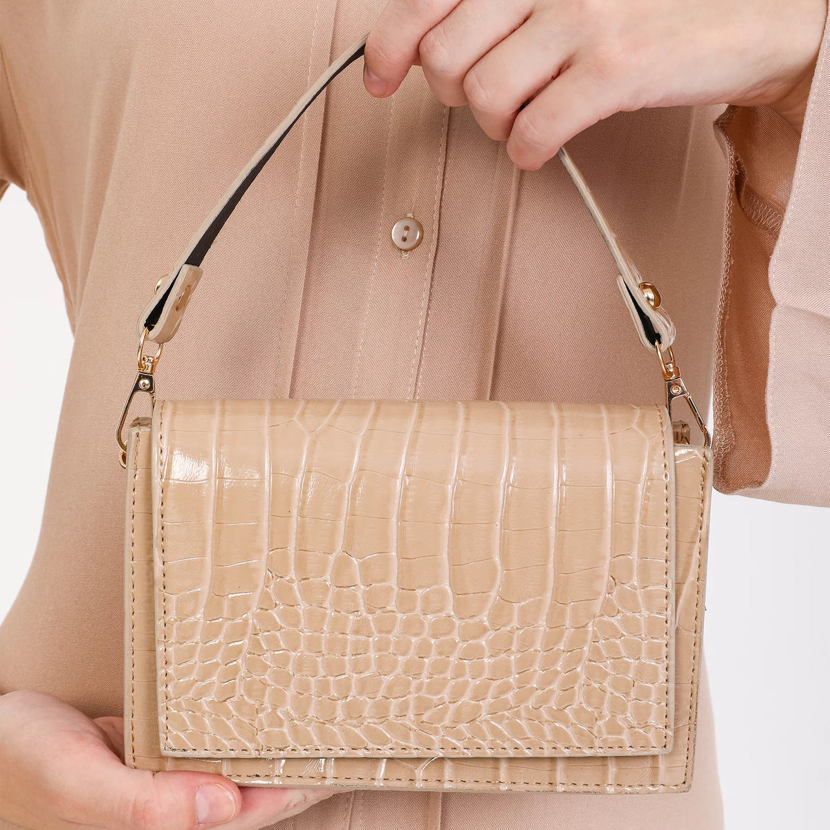 Beige new arrivals croc bag