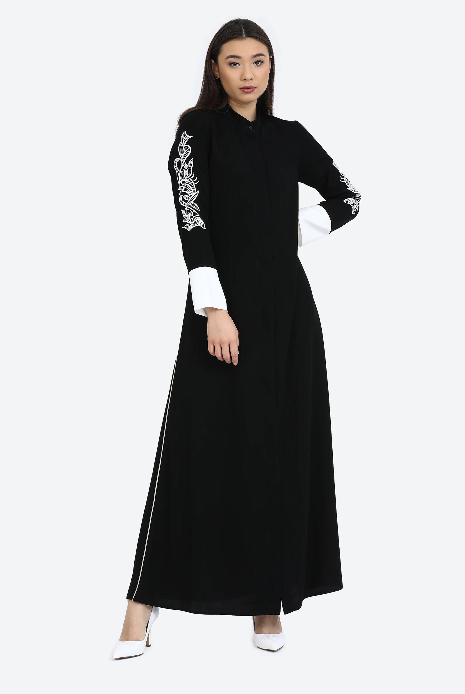 black and white abaya