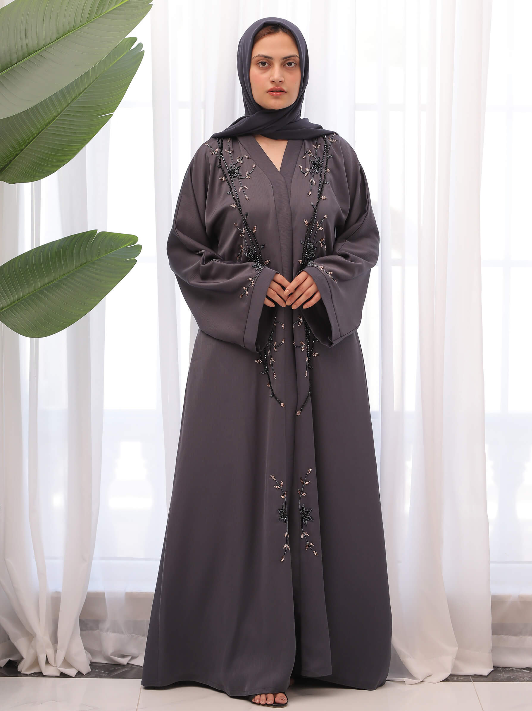Embellished abaya uk store
