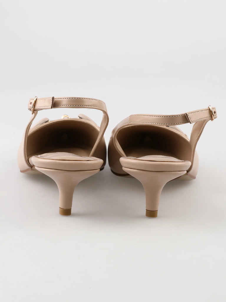 beige slingback pointed shoes