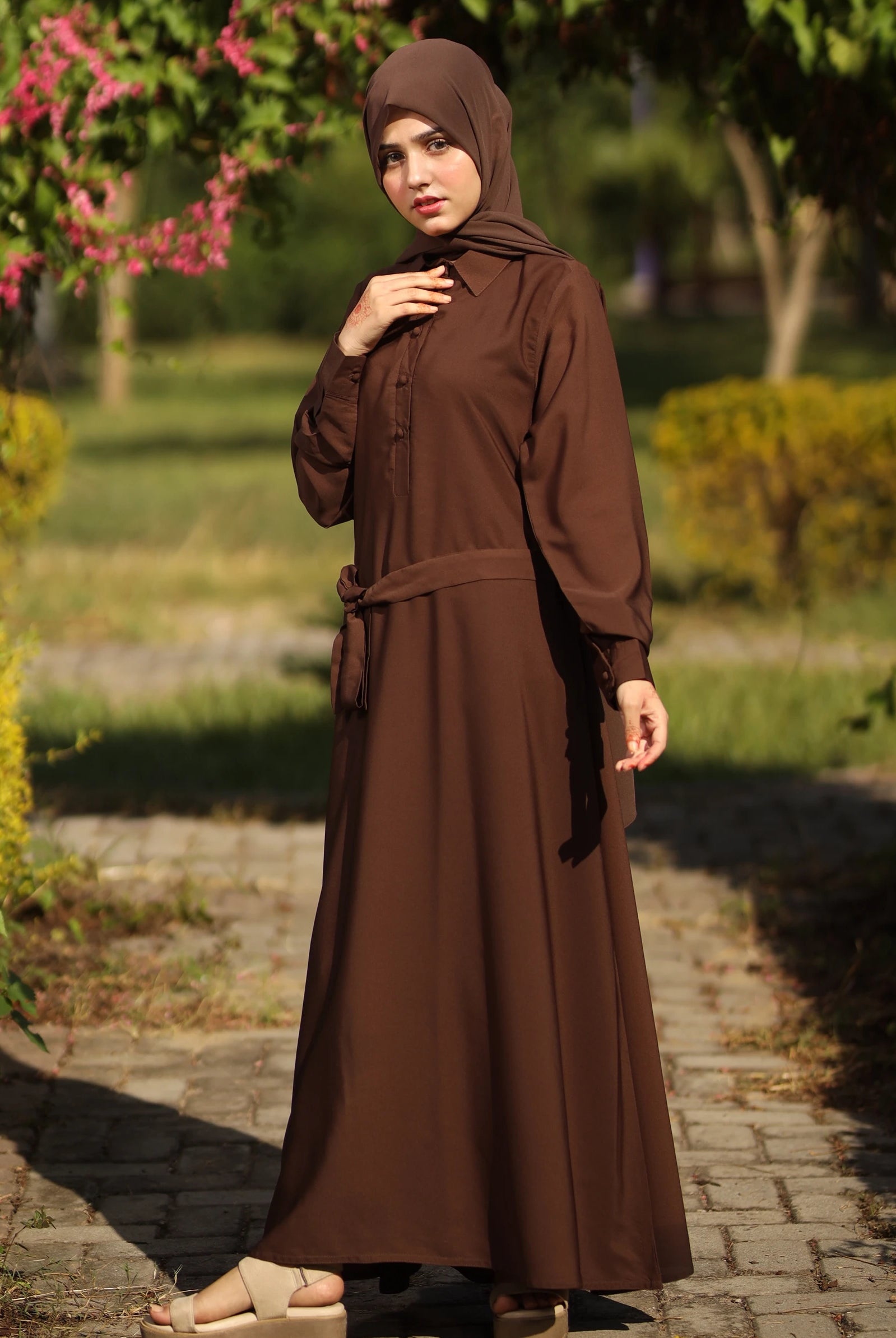 brown abaya