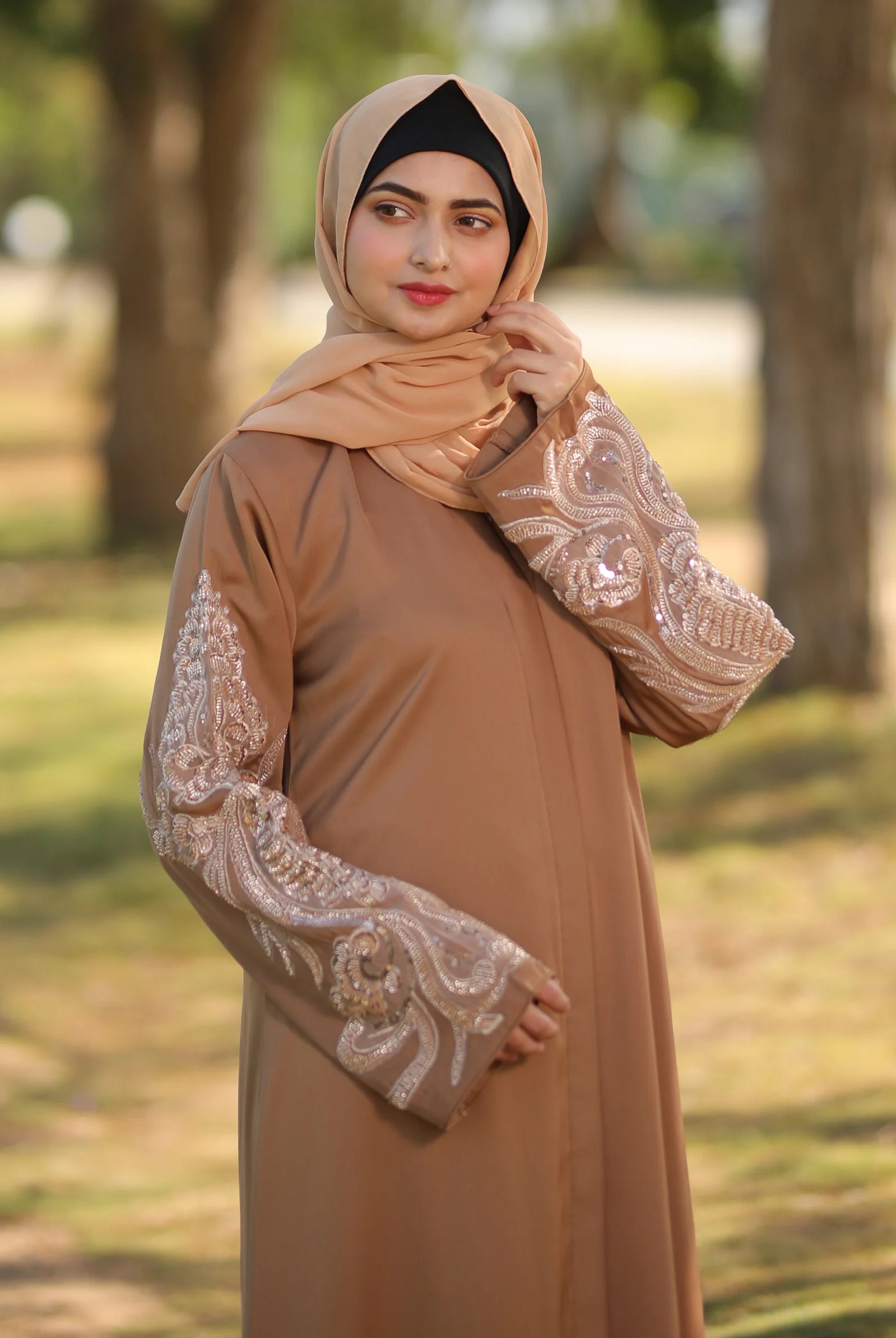 beige closed abaya