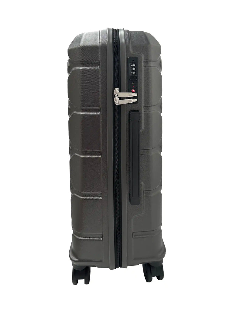 medium suitcases with 4 wheels