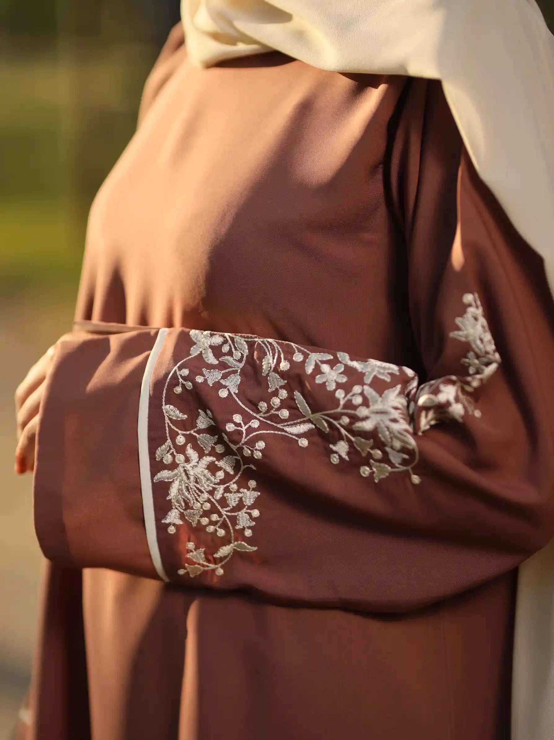 sleeve embroidered abaya