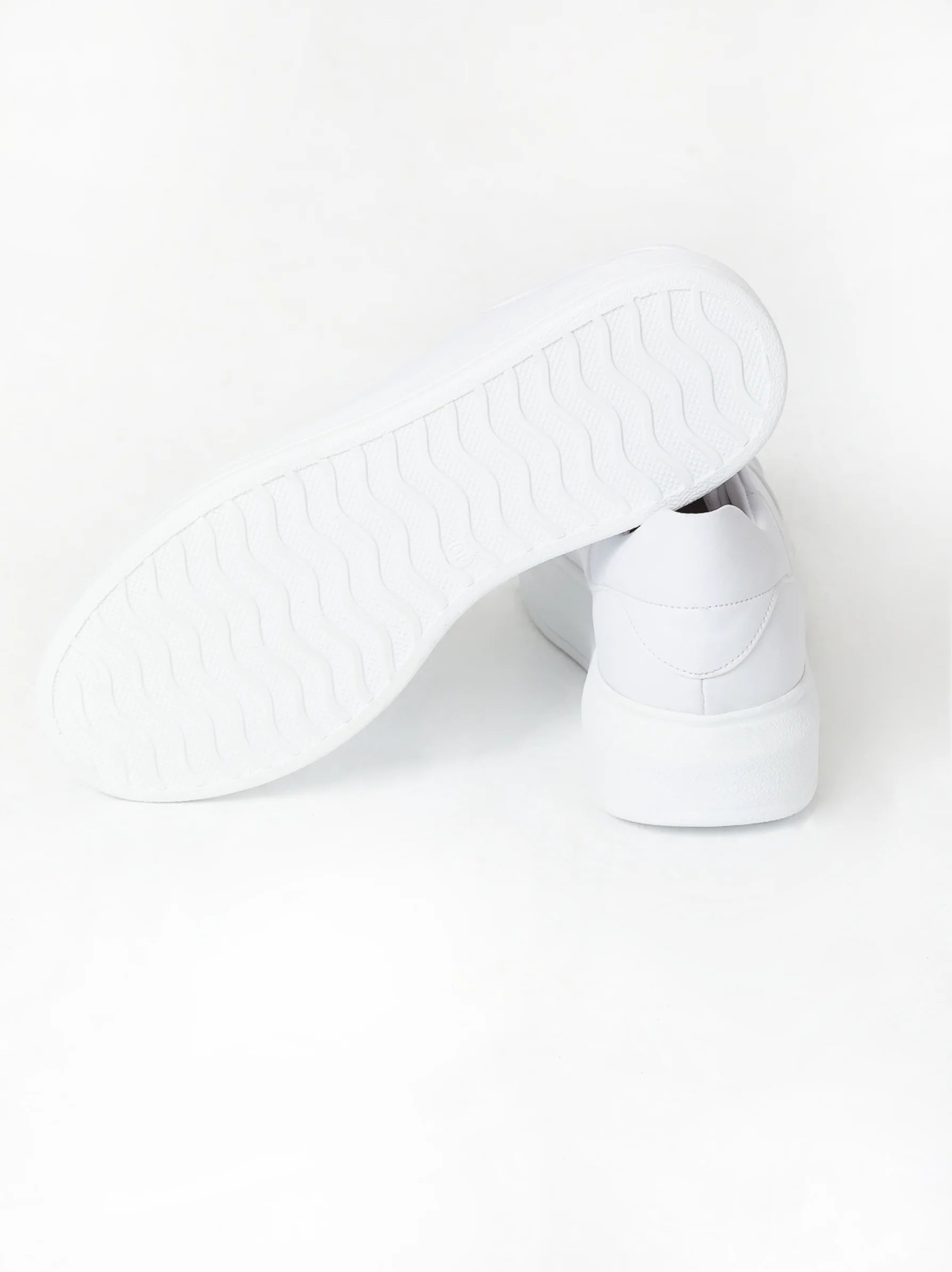 White flat 2025 trainers womens