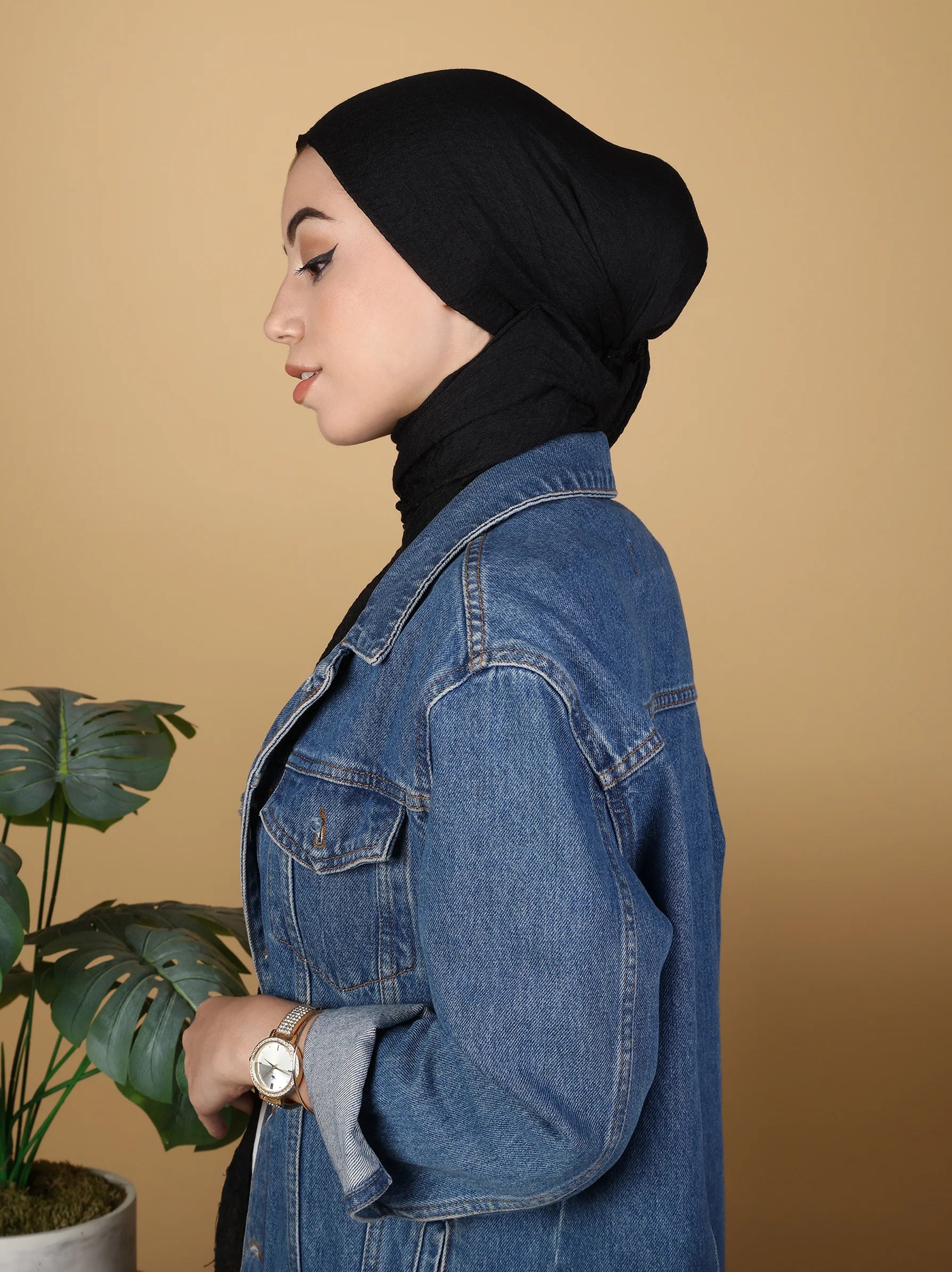 Black crinkle best sale scarf
