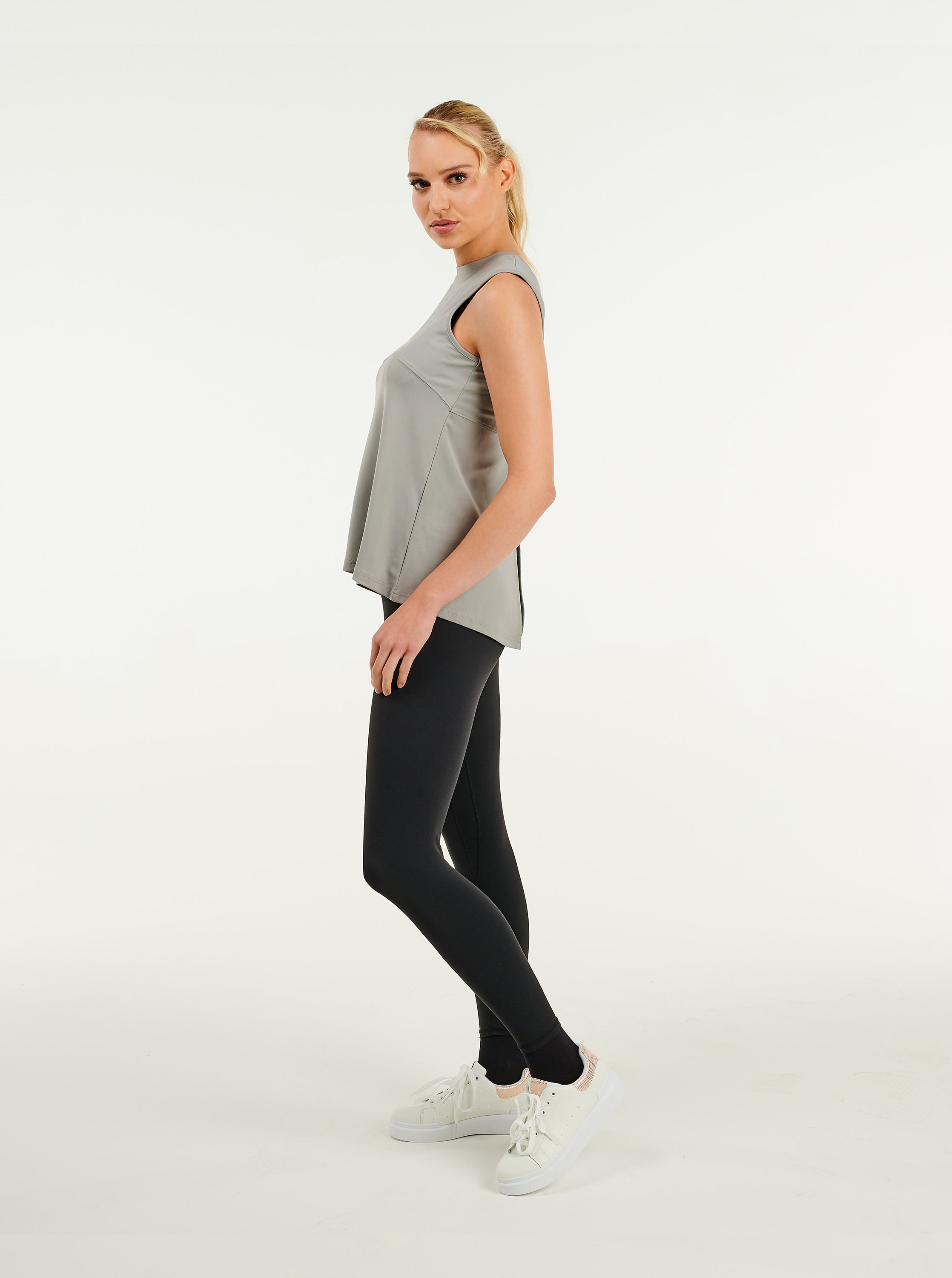 grey tank top