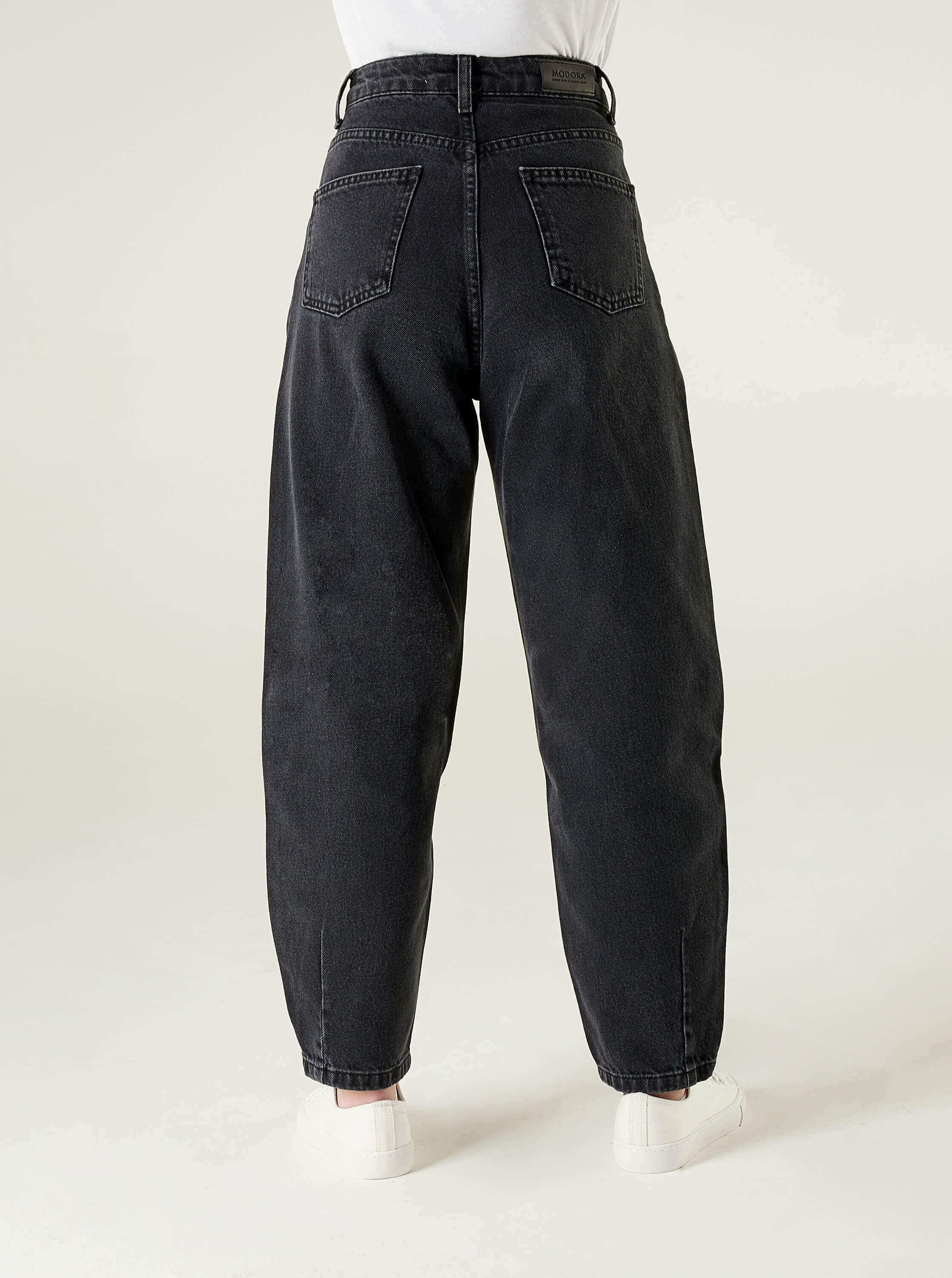 balloon leg jeans