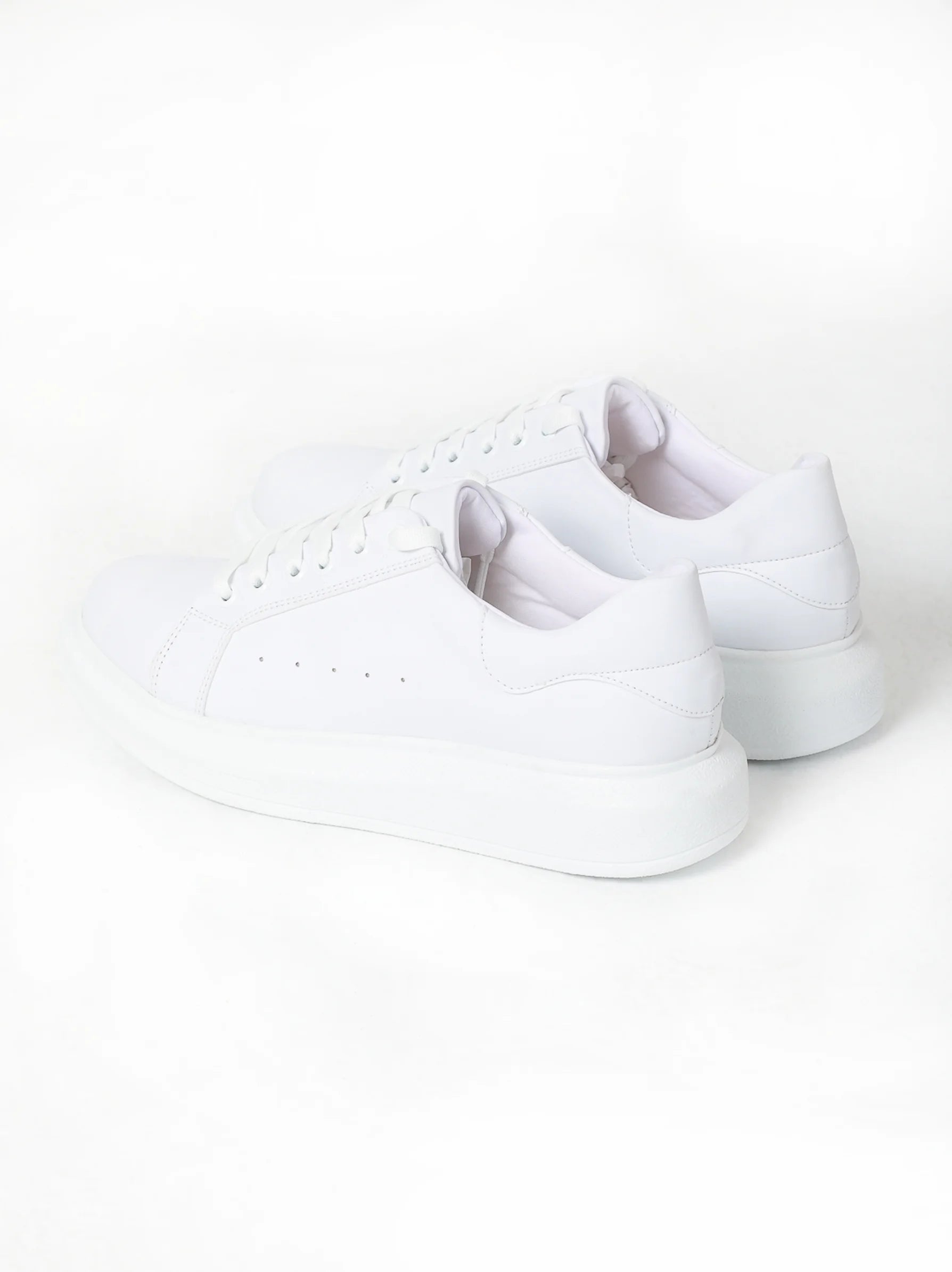 Ladies white 2025 trainers uk