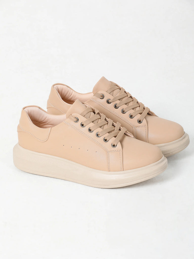 tan flat trainer