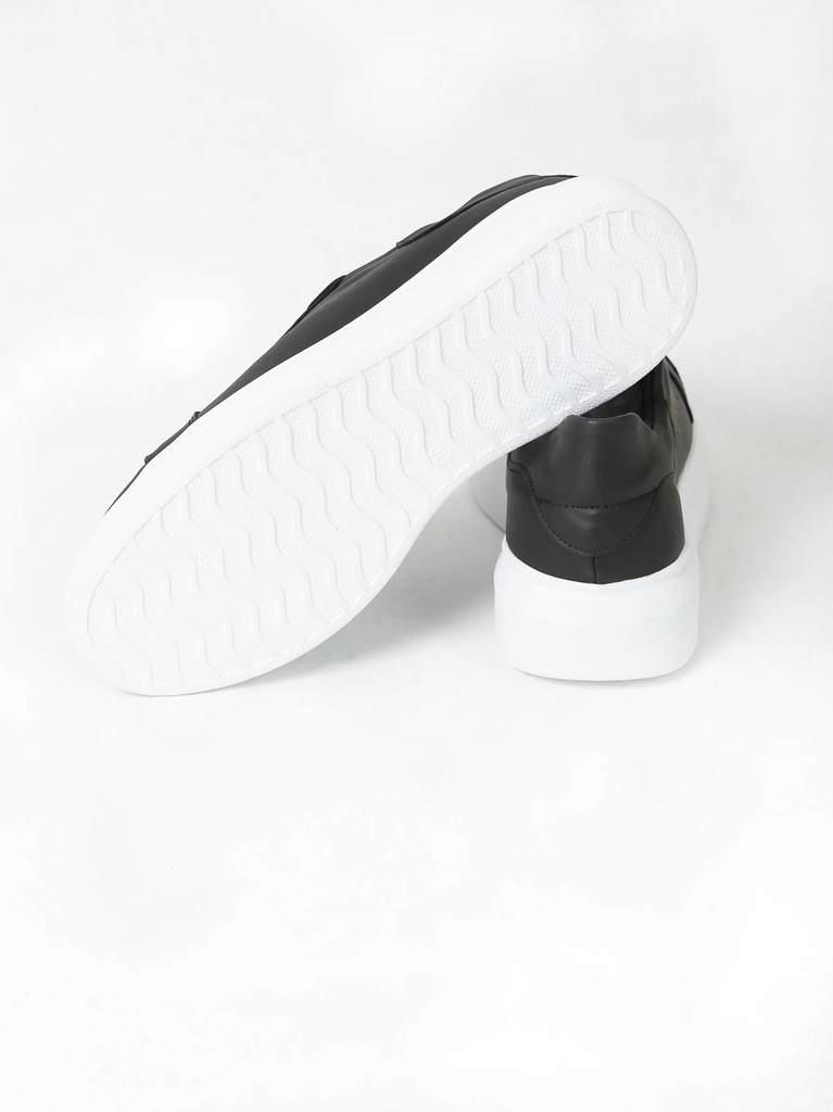 black trainers