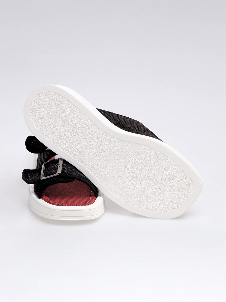 womens black flat sandal